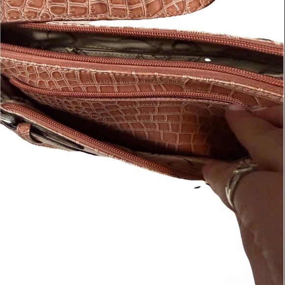 Crocodile Embossed Tan Shoulder Bag - Picture 6 of 7